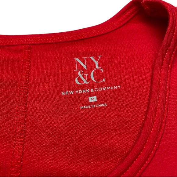 NWOT NY&C Red Cold Shoulder Graphic Tunic Beautiful 3/4 Sleeve Long Top Medium - Picture 5 of 8